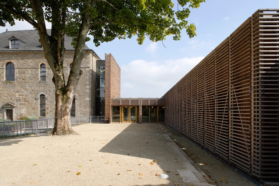 atelier-architecture-philippe-musee-archeologique-_-hqe-et-bbc-rehab-mayenne-53-1233.jpg